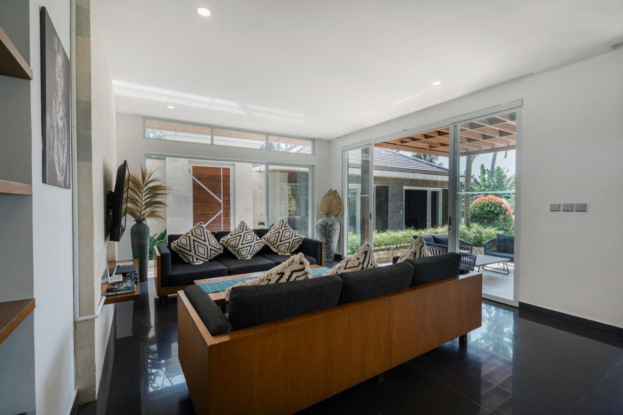 Coconut Grove Villa By Betterplace 우붓 외부 사진